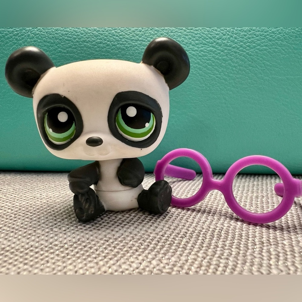 LPS PANDA BEAR #250 w/purple glasses- Authentic Littlest Pet Shop - Hasbro LPS